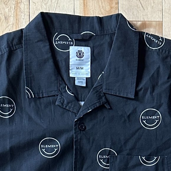 Men's Short Sleeve Shirt - Picture 2 of 6